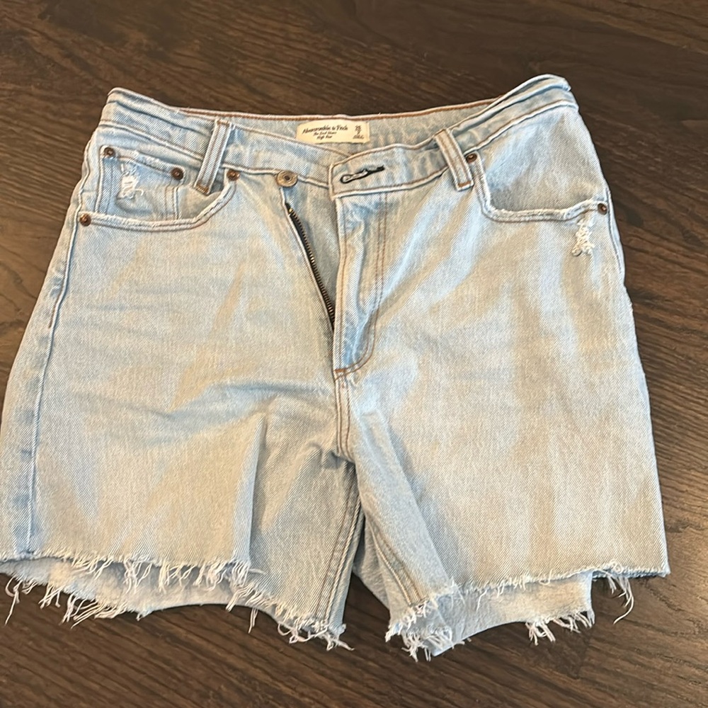 Abercrombie & Fitch High Rise Dad Short (size 2)